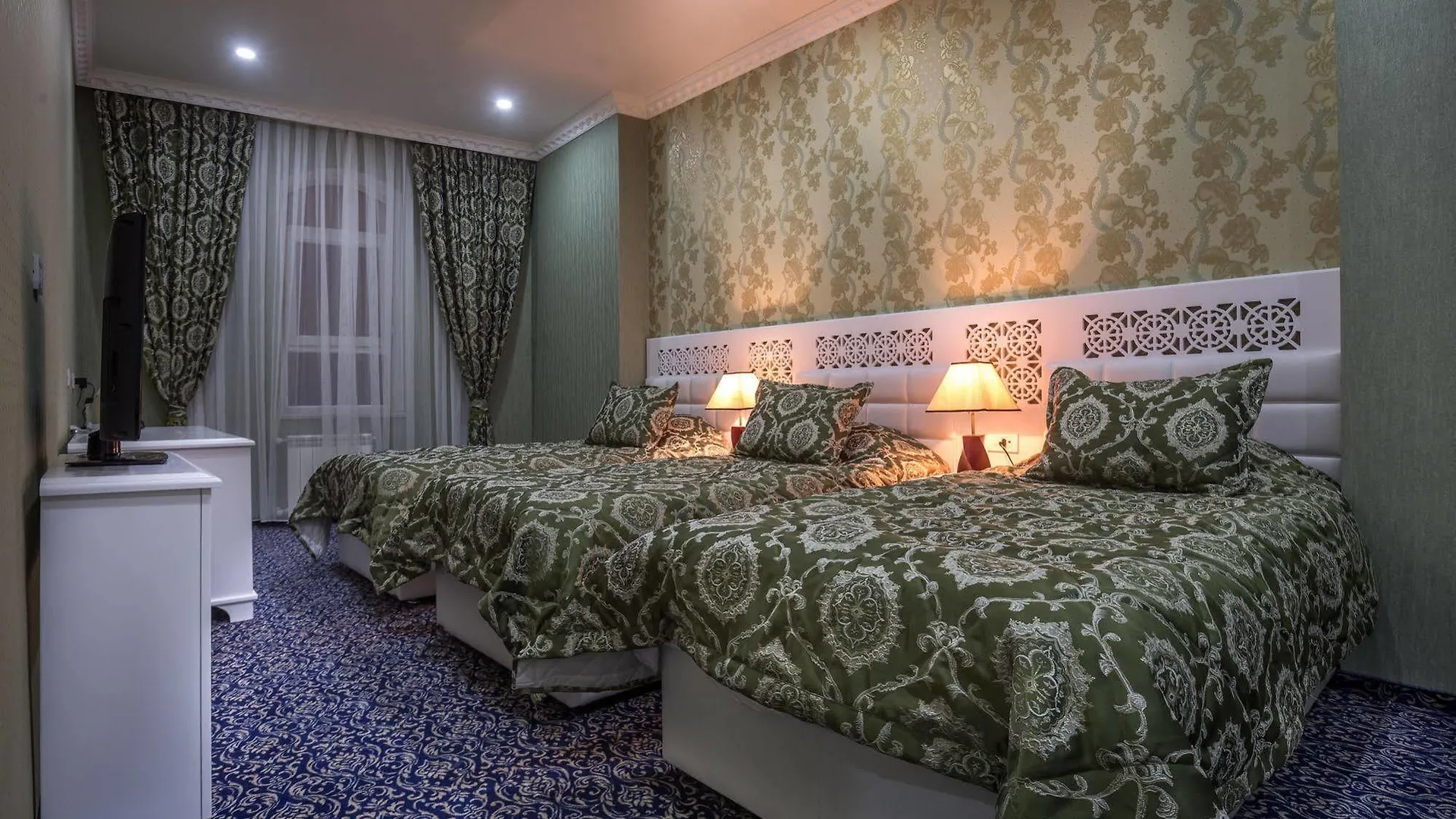 Premier Old Gates Hotel Baku 4*,