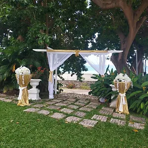 Hotel Whispering Bamboo Cove **